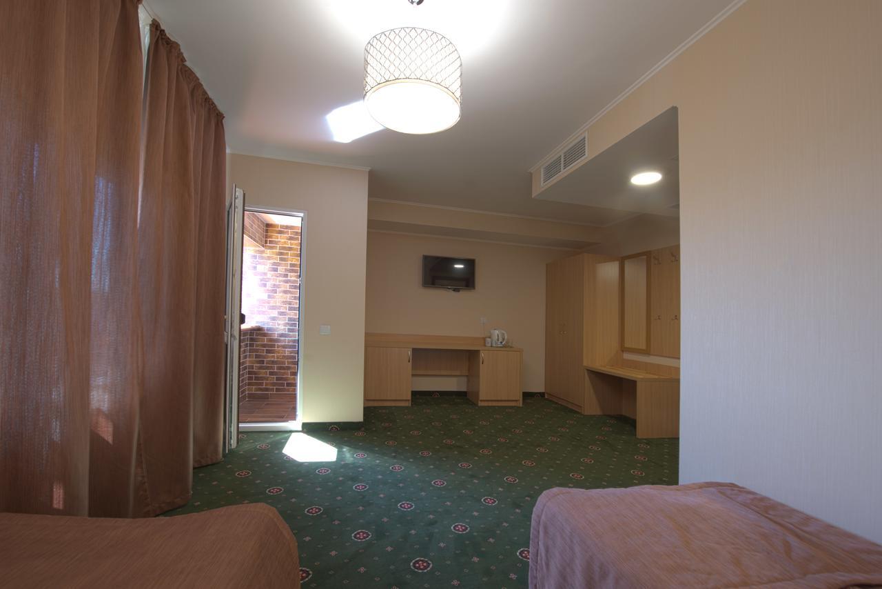 Advenus Hotel Lwów Zewnętrze zdjęcie