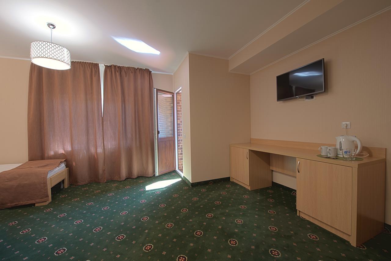 Advenus Hotel Lwów Zewnętrze zdjęcie